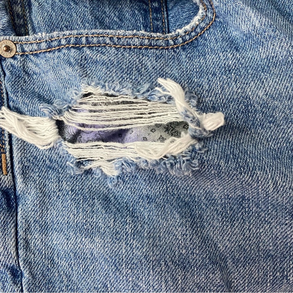 American Eagle Outfitters Distressed Jeans with colorful accents Wide Leg Size 6 - Picture 4 of 13